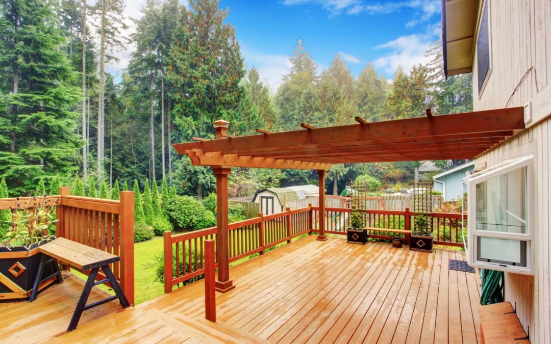 4 Options for Decking Materials: Pros and Cons